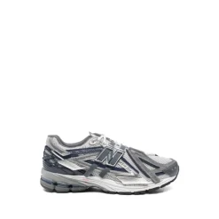 1906A Sneaker