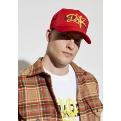 Caps