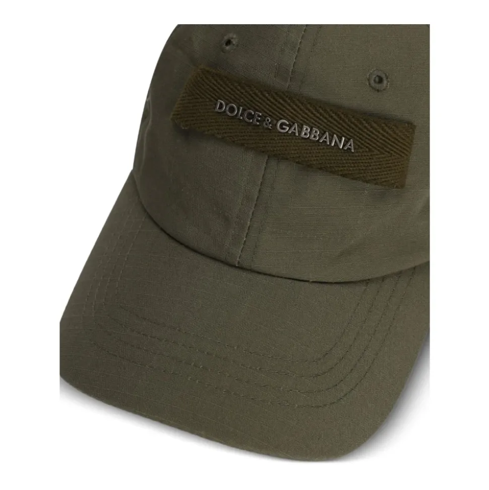 Caps