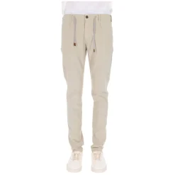Chinos