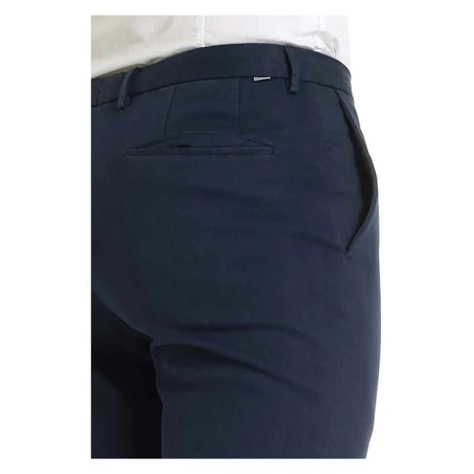 Chinos