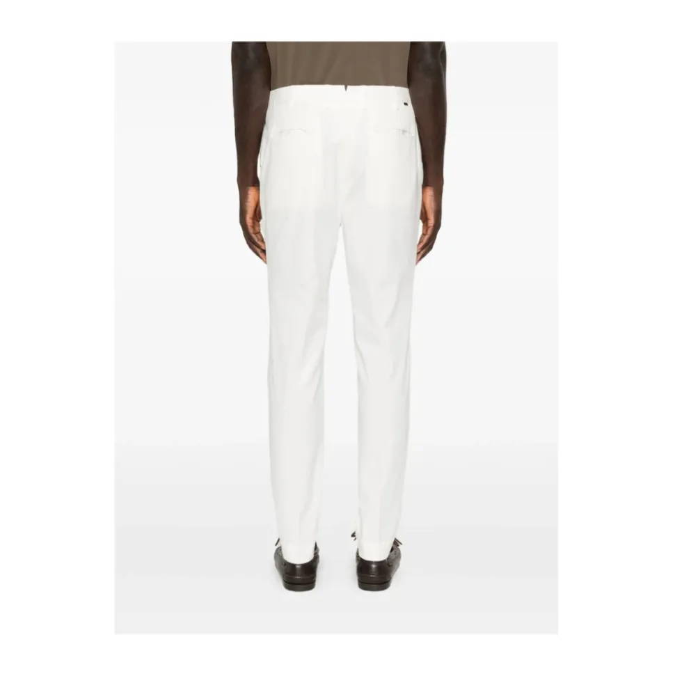 Chinos