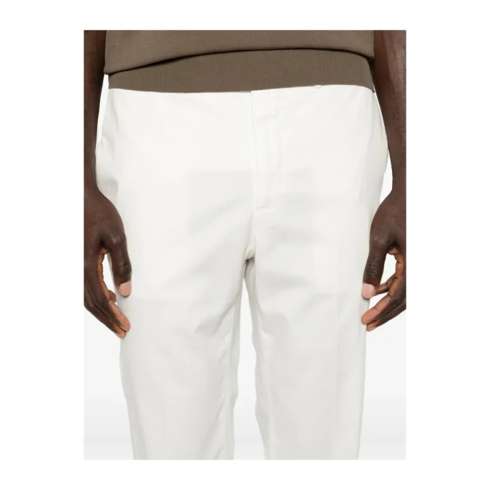 Chinos