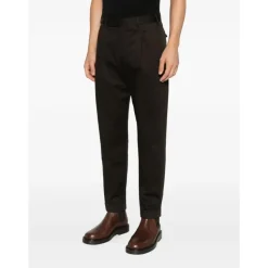 Chinos