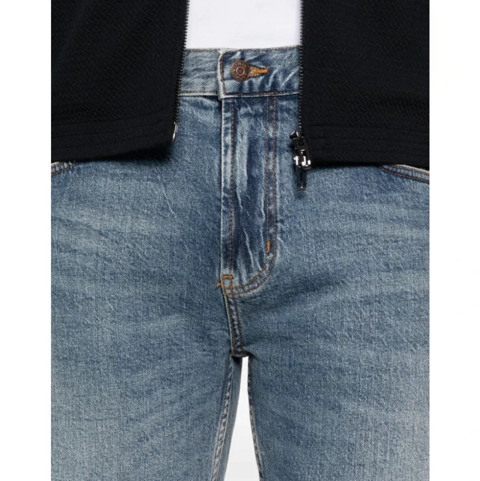 EXCLUSIVE Jeans