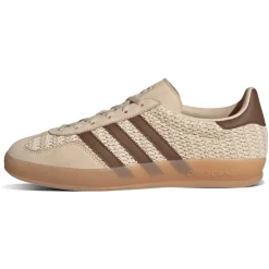 Gazelle Indoor