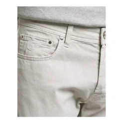 J688 Chinos