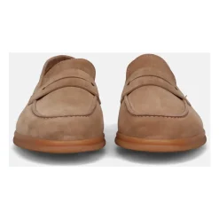 Klassiske beige mokasiner i semsket skinn