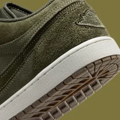 1 Low SE Craft Suede Sneakers