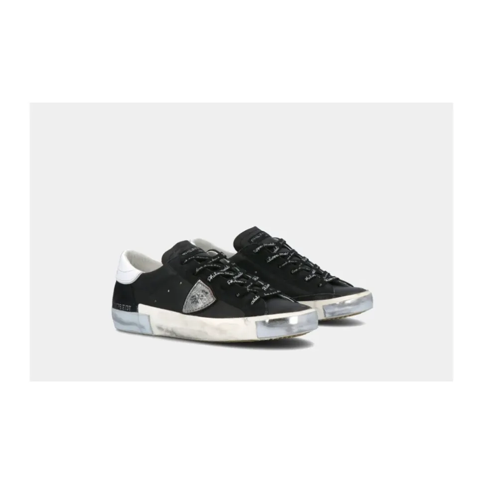 Low Top Sneakers