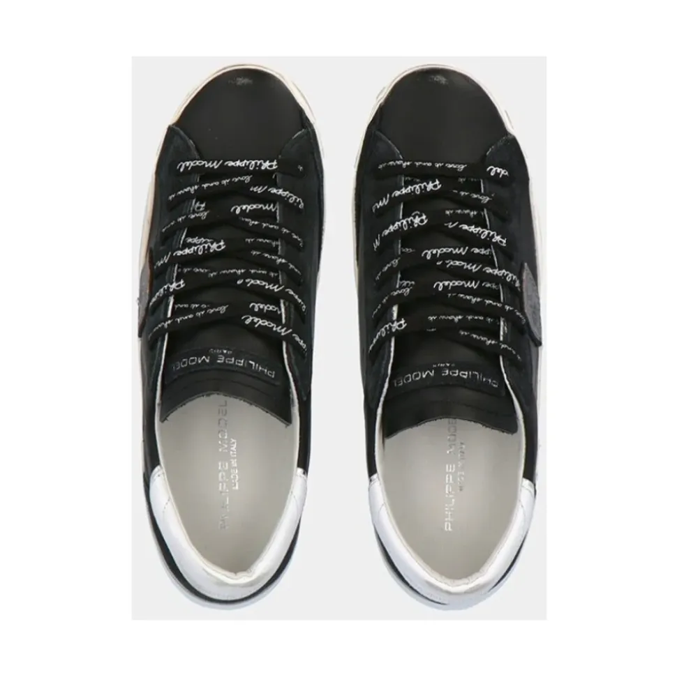 Low Top Sneakers