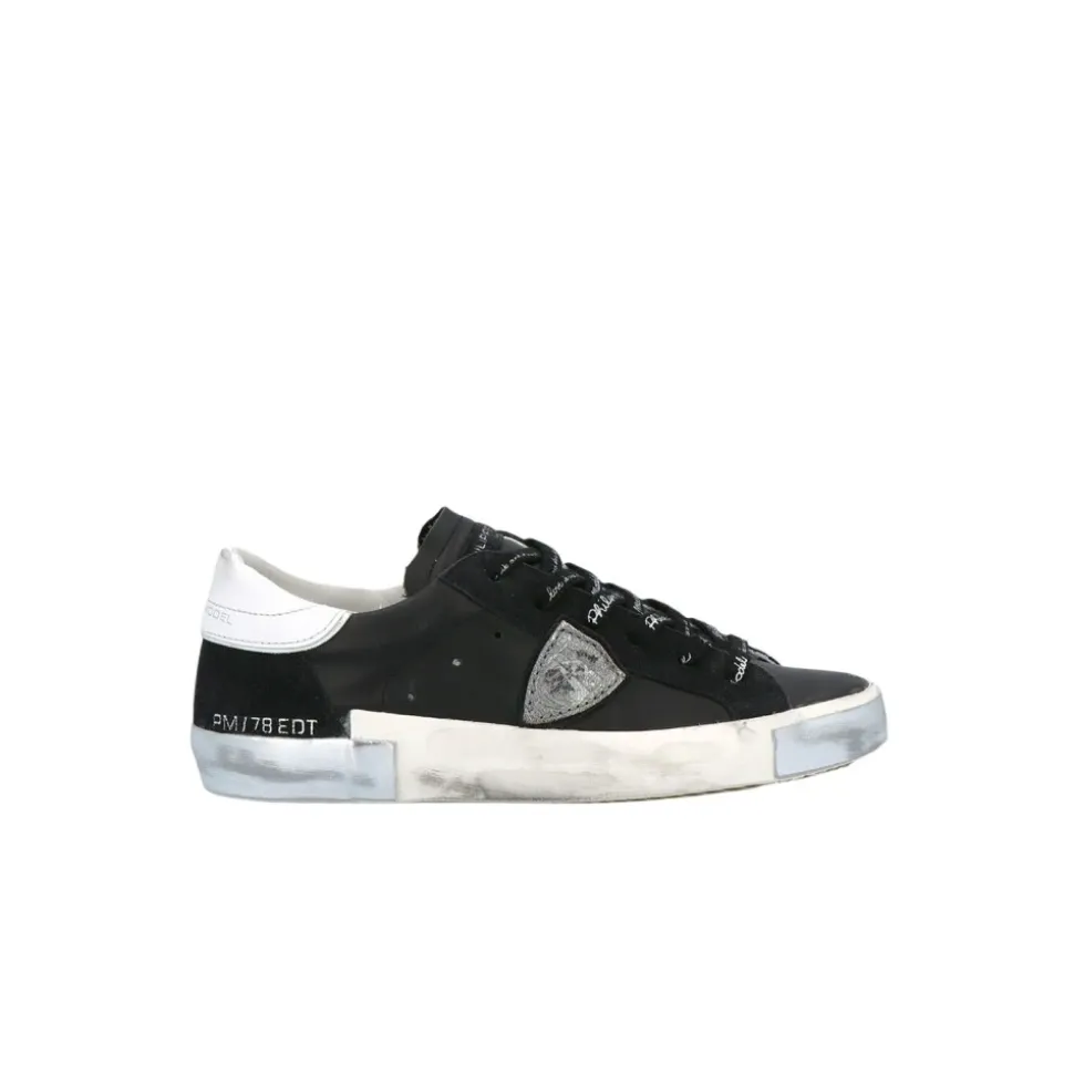 Low Top Sneakers