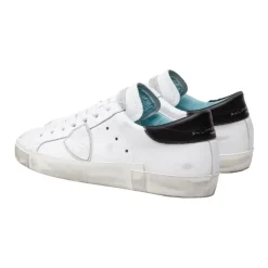 Low Top Sneakers med slitt design