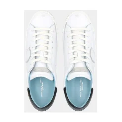 Low Top Sneakers med slitt design