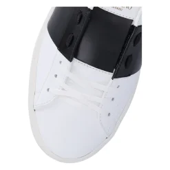 Open Sneakers