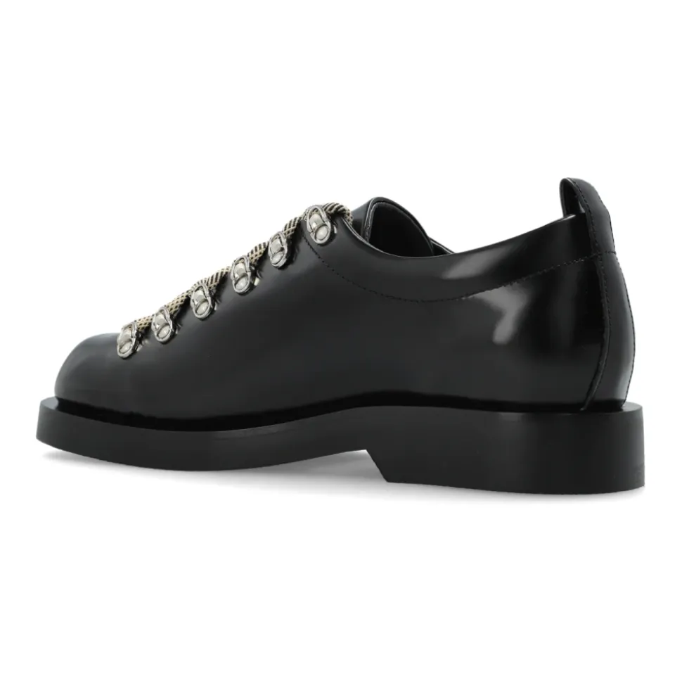 Reeves Lace Up