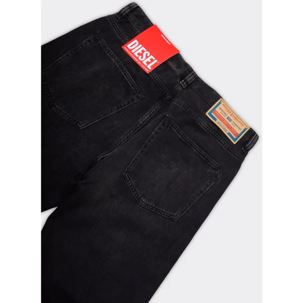 Regular Fit Svarte Jeans 2024