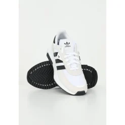 Retropy F2 Sneakers
