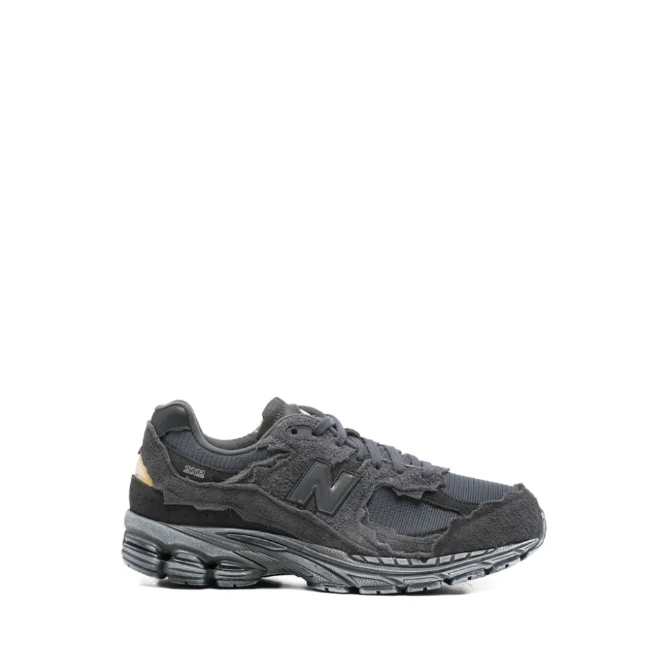2002R Protection Pack Sneaker