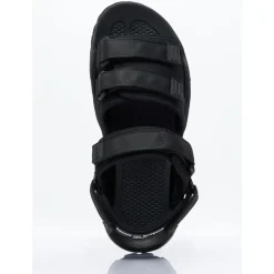 Sandaler med stropper og logoapplikasjon