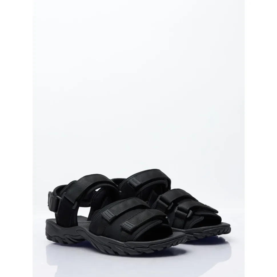 Sandaler med stropper og logoapplikasjon