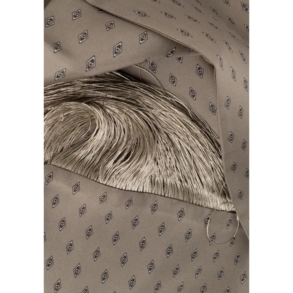 Silkeskjerf med frynser