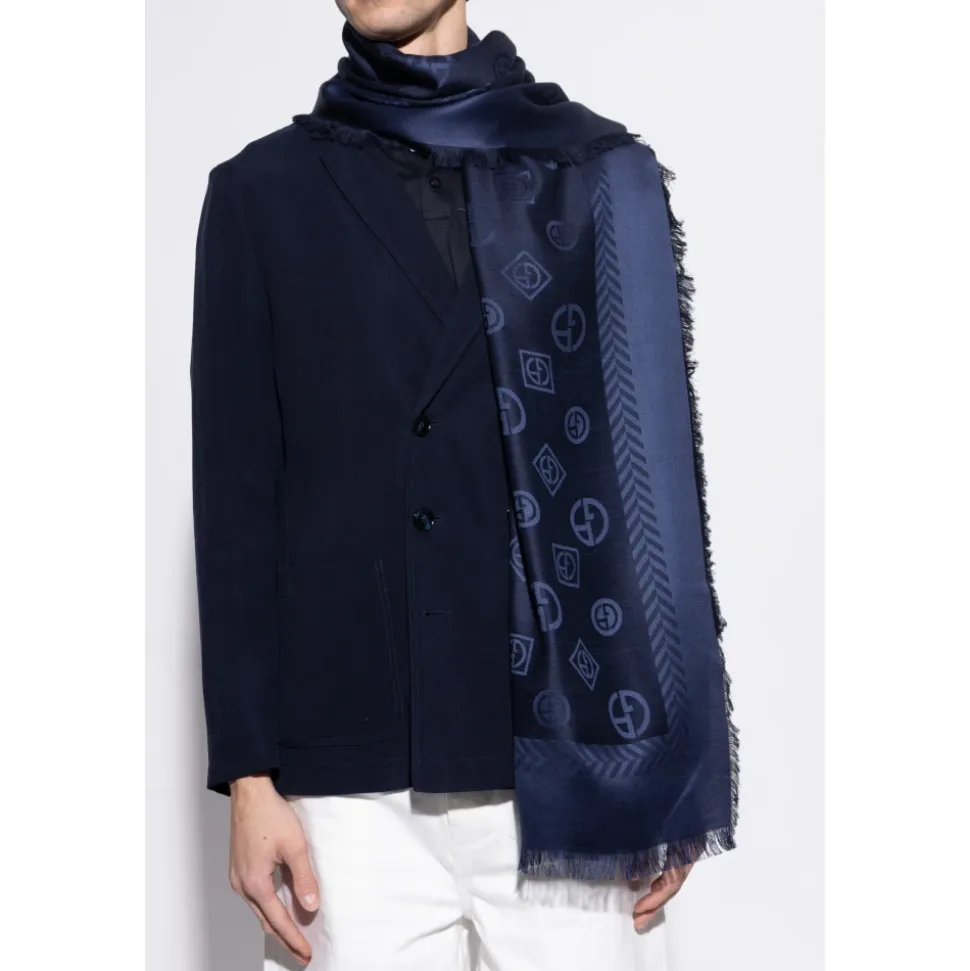 Skjerf med monogram