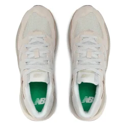 57/40 Sneaker