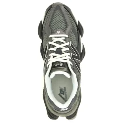 9060 Sneakers