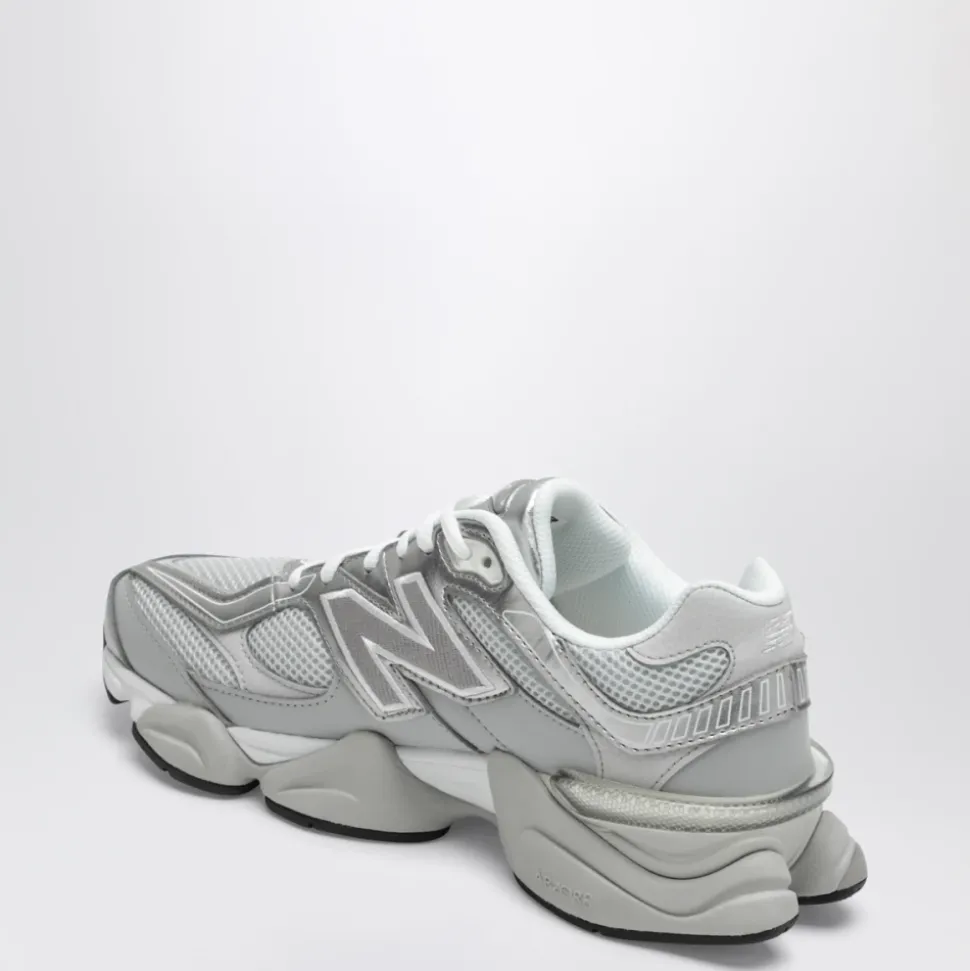 9060 Sneakers