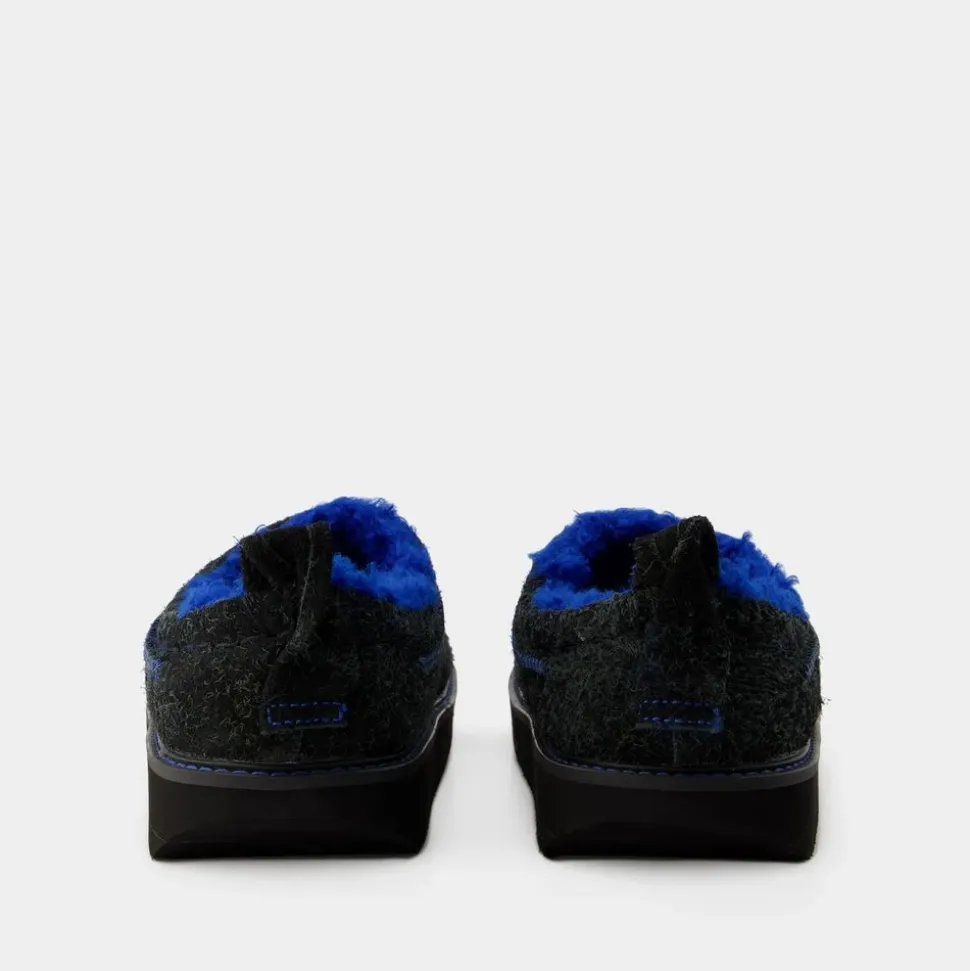 Sort Skinn Slip-On Slides