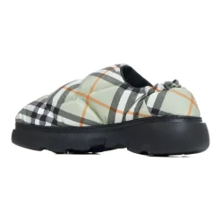 Stilige sandaler for sommeren