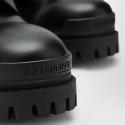 Strike Boot