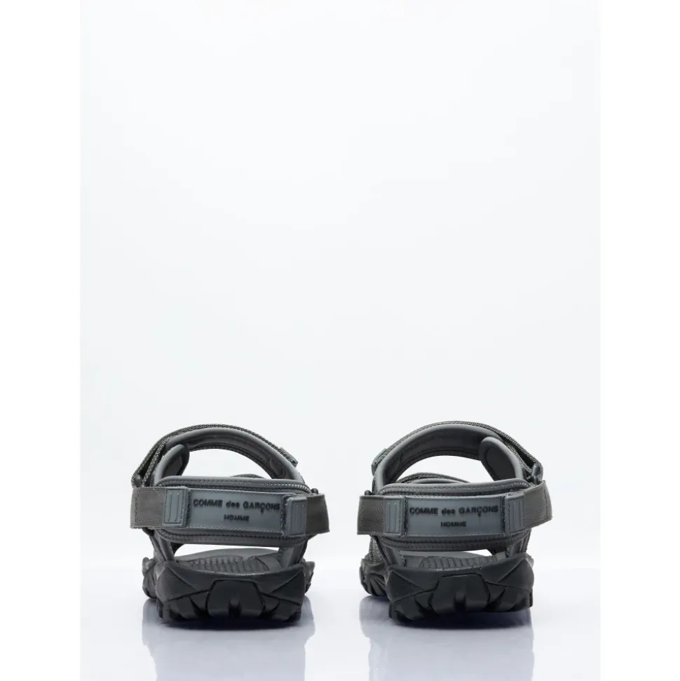 Stroppesandaler med logoapplikasjon