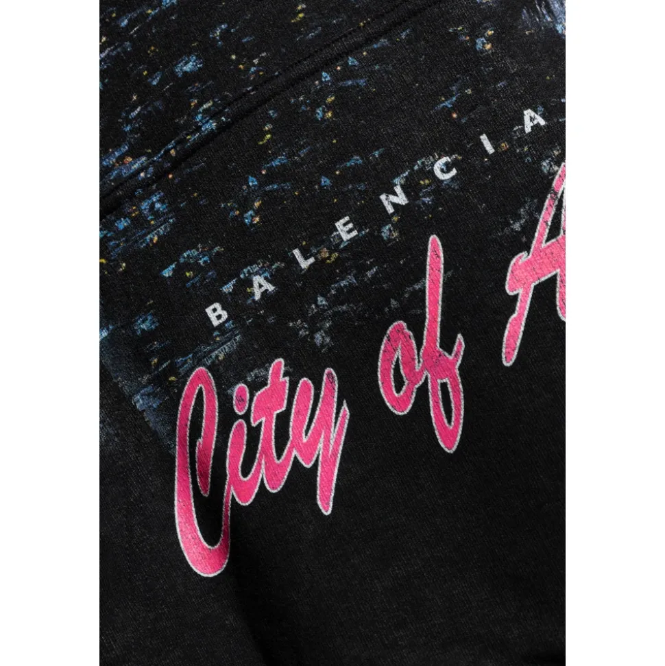 Sweatshirts & Hoodies