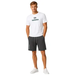 T-skjorte + Shorts