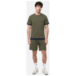 T-skjorte + Shorts